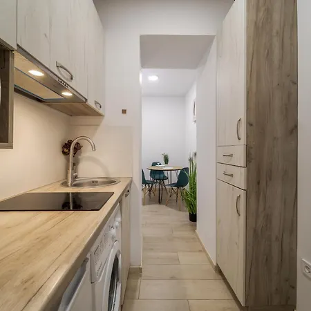 Demar Tiffani Daire Lviv